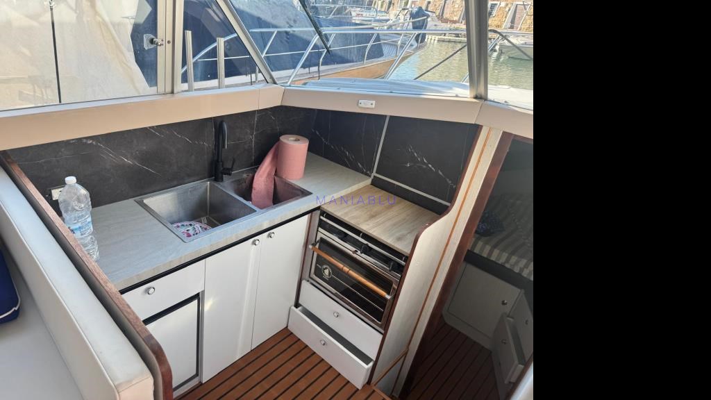 Bertram Caribbean 32 Fly 